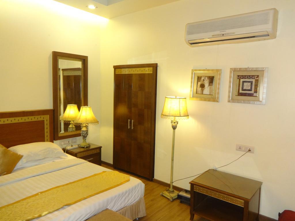 Hotel Picasso Paschim Vihar Delhi - Couple Friendly Local Ids Accepted Ngoại thất bức ảnh