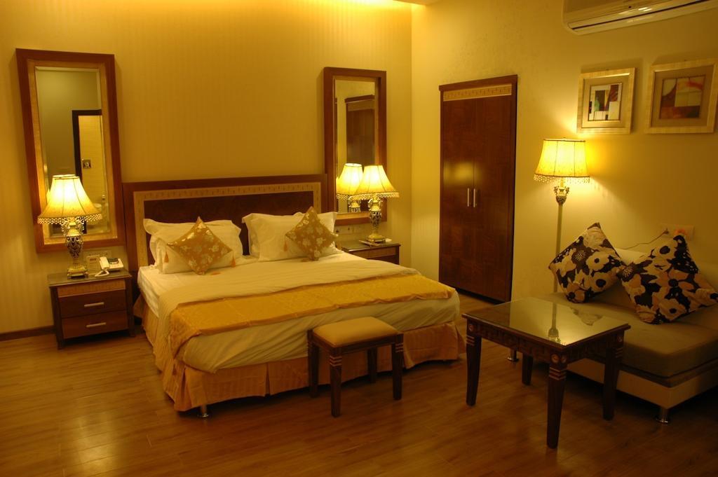 Hotel Picasso Paschim Vihar Delhi - Couple Friendly Local Ids Accepted Phòng bức ảnh