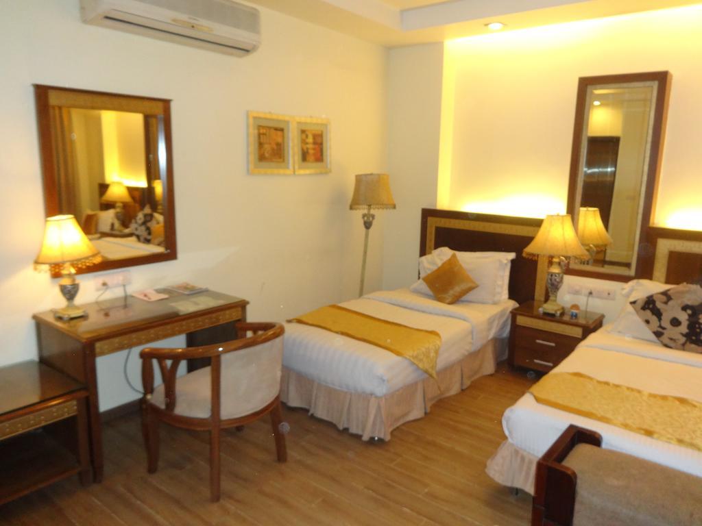 Hotel Picasso Paschim Vihar Delhi - Couple Friendly Local Ids Accepted Phòng bức ảnh